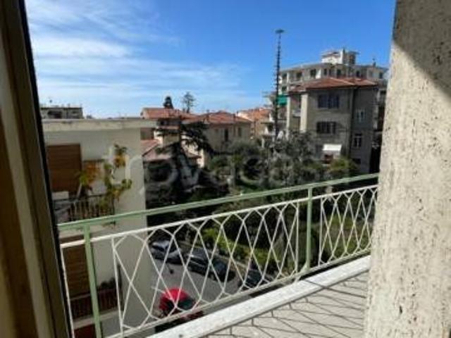 Appartamento in affitto a Ospedaletti corso Regina Margherita, 31, arredato, balcone, cucina a vista TrovaCasa