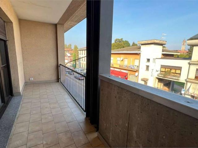 Appartamento in affitto a Azzate VA