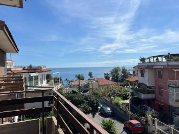 Appartamento in affitto a Aci Castello CT