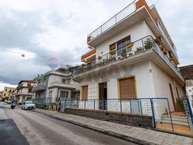 Appartamento in affitto a Aci Castello CT