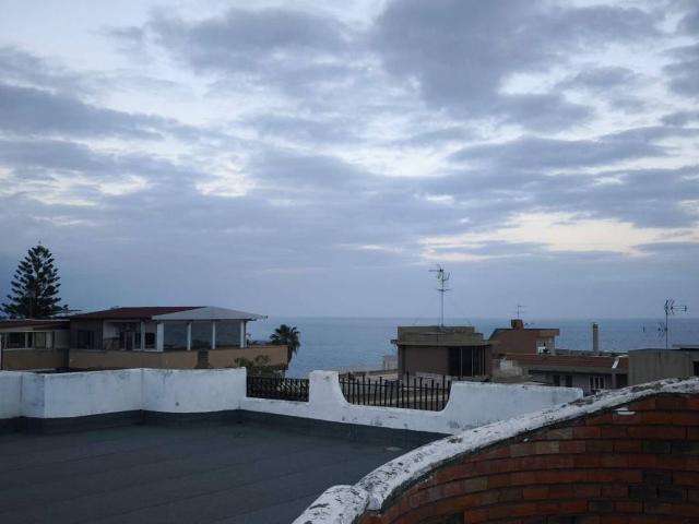 Appartamento in affitto a Aci Castello CT