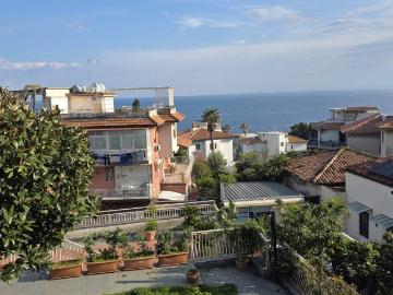Appartamento in affitto a Aci Castello CT