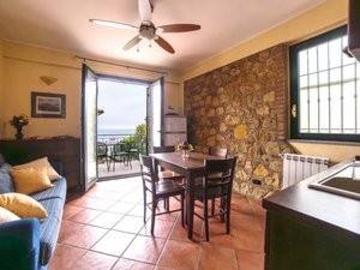Appartamento in affitto a Aci Castello CT