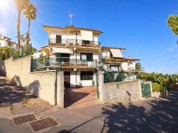 Appartamento in affitto a Aci Catena CT