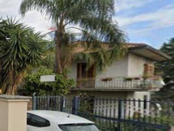 Appartamento in affitto a Aci Sant'Antonio CT