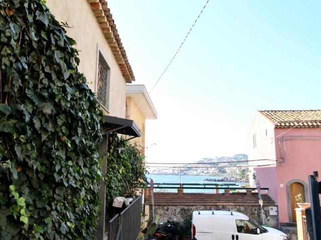 Appartamento in affitto a Acireale CT