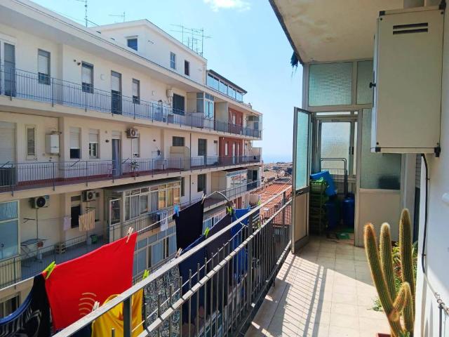 Appartamento in affitto a Acireale CT