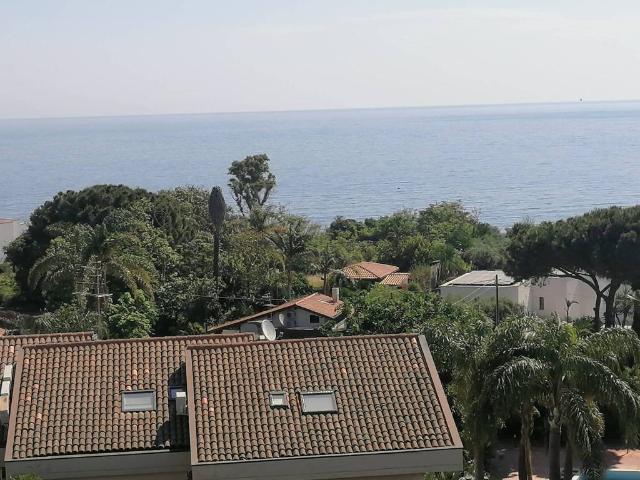 Appartamento in affitto a Acireale CT