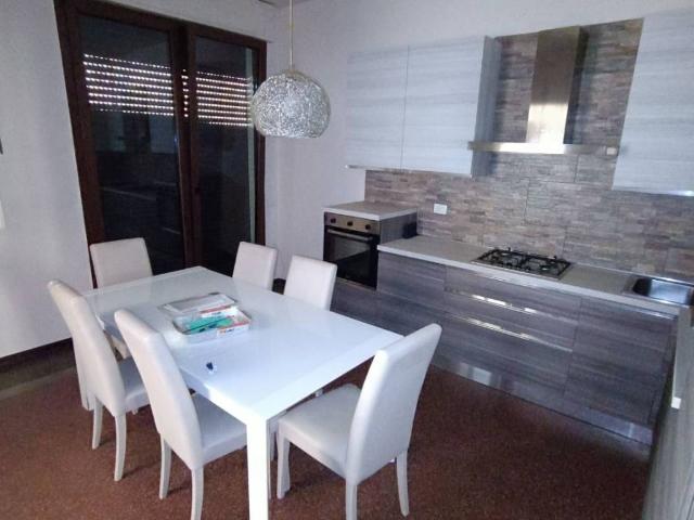 Appartamento in affitto a Adria RO