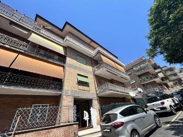 Appartamento in affitto a Albano Laziale RM