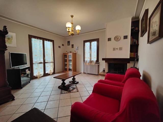 Appartamento in affitto a Albinea RE