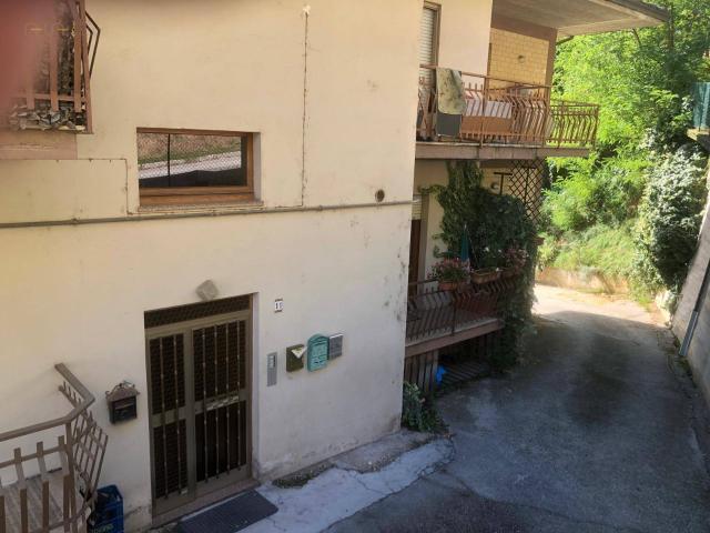 Appartamento in affitto a Amandola, Centrale / Centro Storico