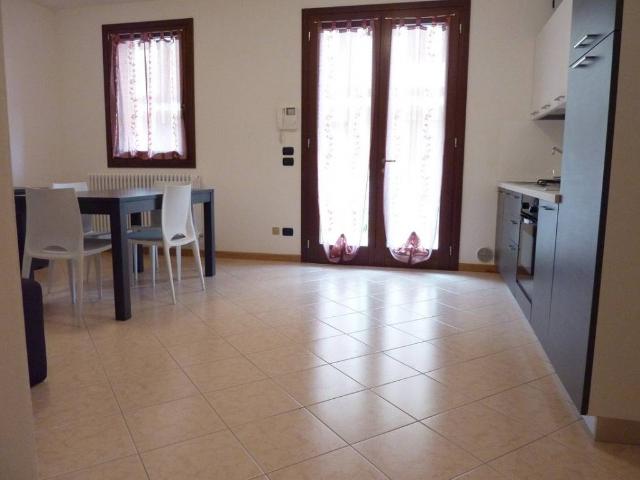 Appartamento in affitto a Arcade TV