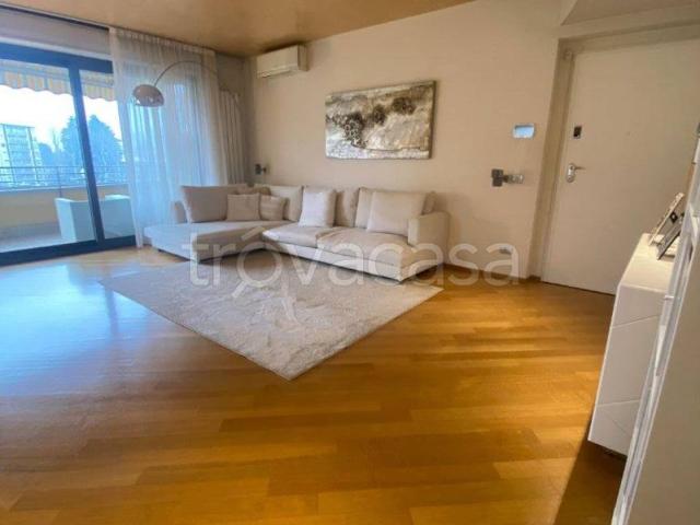 Appartamento in affitto a Busto Arsizio viale Luigi Pirandello, arredato, box, terrazzo TrovaCasa