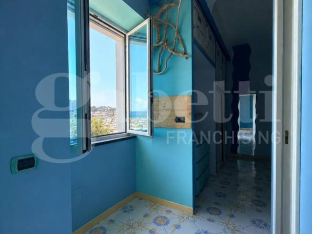 Appartamento in affitto a Bacoli NA