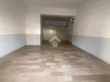 Appartamento in affitto a Baiano p.Za IV Novembre, non arredato/vuoto, commerciale, cucina abitabile TrovaCasa
