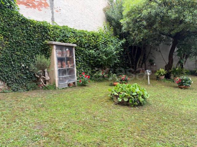 Appartamento in affitto a Bassano del Grappa via g. B. Verci, terrazzo, immobile di prestigio, parzialmente arredato TrovaCasa