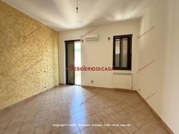 Appartamento in affitto a Barcellona Pozzo di Gotto via Alfonso La Marmora, 15, parzialmente arredato, doppia esposizione, porta blindata TrovaCasa