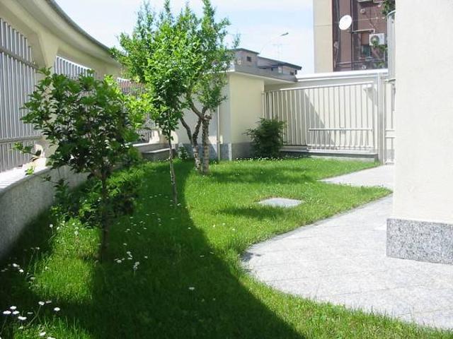 Appartamento in affitto a Bareggio MI