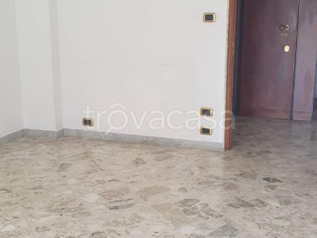 Appartamento in affitto a Bari via Giandomenico Petroni, 3, riscaldamento autonomo, vista mare, doppia esposizione TrovaCasa