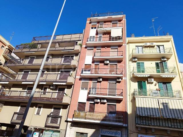 Appartamento in affitto a Bari via Giulio Petroni, 18, Carrassi
