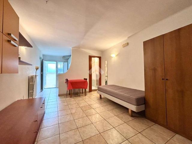 Appartamento in affitto a Bari via Principe Amedeo, 347, arredato, terrazzo, bagno finestrato TrovaCasa