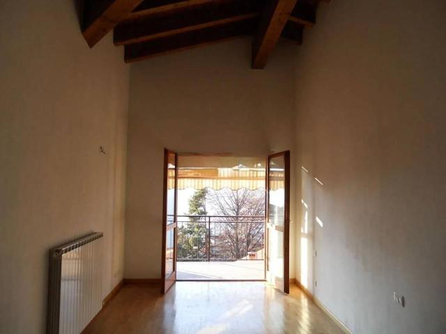 Appartamento in affitto a Bellano