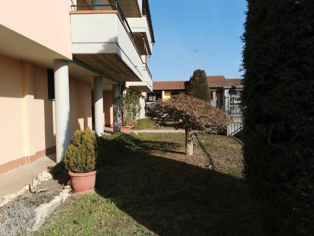 Appartamento in affitto a Besate MI