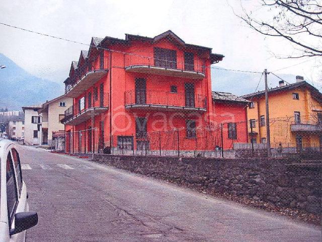 Appartamento in affitto a Berbenno di Valtellina via Berbenno, 40, non arredato/vuoto, posto auto, terrazzo TrovaCasa