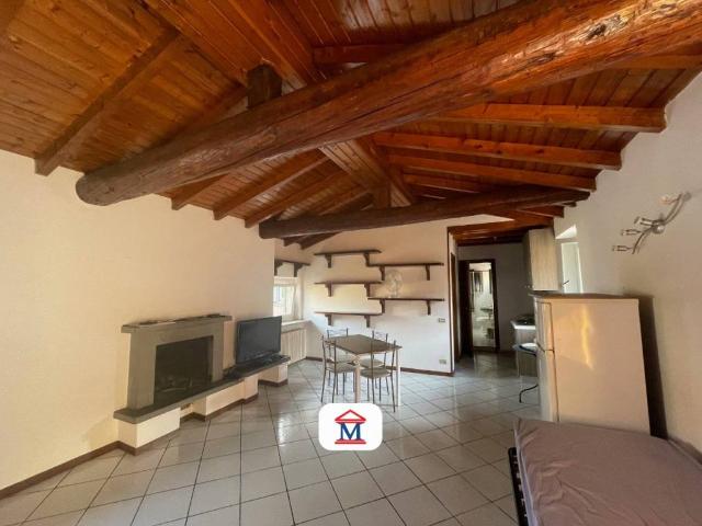 Appartamento in affitto a Bergamo, arredato, travi a vista, ultimo piano TrovaCasa