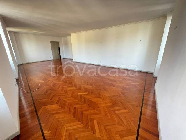 Appartamento in affitto a Bergamo passaggio Roberto Bruni, non arredato/vuoto, posto auto, terrazzo TrovaCasa