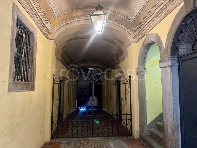 Appartamento in affitto a Bergamo piazza Padre Reginaldo Giuliani, arredato, immobile di prestigio, travi a vista TrovaCasa