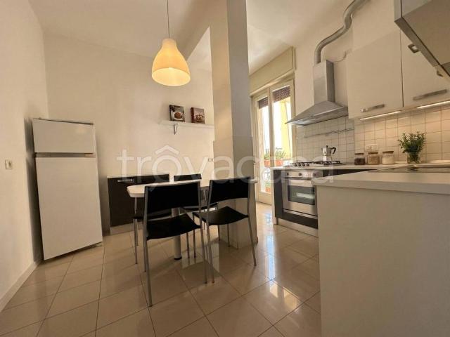 Appartamento in affitto a Bergamo via Antonio Locatelli, 14, cantina, balcone, cucina abitabile TrovaCasa