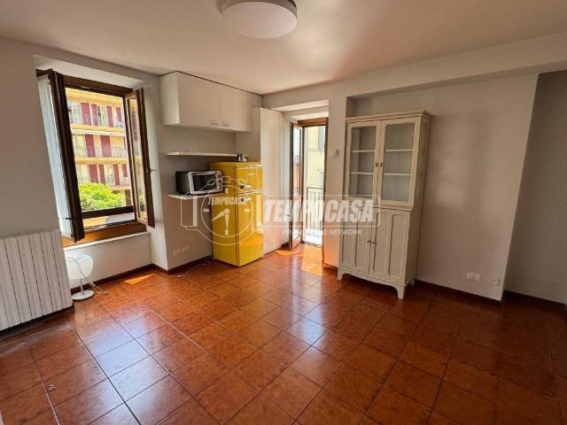 Appartamento in affitto a Bergamo via borgo palazzo 71, parzialmente arredato, luminoso, balcone TrovaCasa