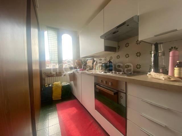 Appartamento in affitto a Bergamo via dei Capodiferro, arredato, terrazzo, caminetto TrovaCasa