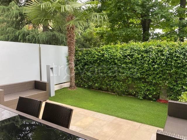 Appartamento in affitto a Bergamo via Don Luigi Palazzolo, 14, giardino privato, terrazzo, parzialmente arredato TrovaCasa