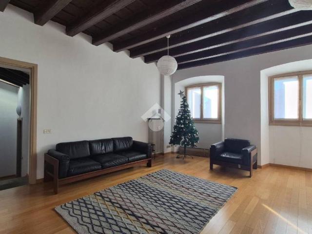 Appartamento in affitto a Bergamo via Pignolo, 74, terrazzo, parzialmente arredato, doppia esposizione TrovaCasa