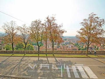 Appartamento in affitto a Bergamo viale delle mura, non arredato/vuoto, posto auto, immobile di prestigio TrovaCasa