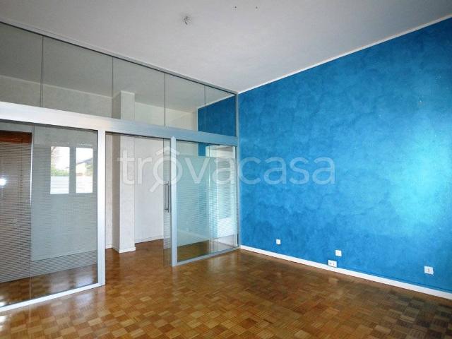 Appartamento in affitto a Biella piazza San Paolo, 2, non arredato/vuoto, studio TrovaCasa