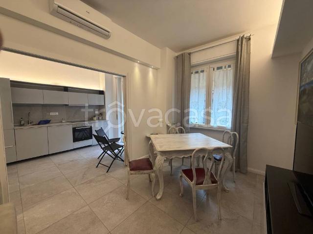 Appartamento in affitto a Bogliasco via Camillo Benso di Cavour, arredato, ristrutturato, balcone TrovaCasa