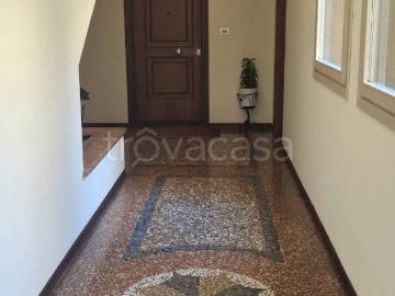 Appartamento in affitto a Bologna via dell'Indipendenza, vista panoramica, ascensore, aria condizionata TrovaCasa
