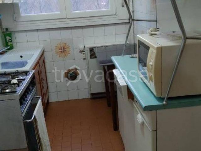 Appartamento in affitto a Bologna via Emilio Salgari, parzialmente arredato, cantina, veranda TrovaCasa