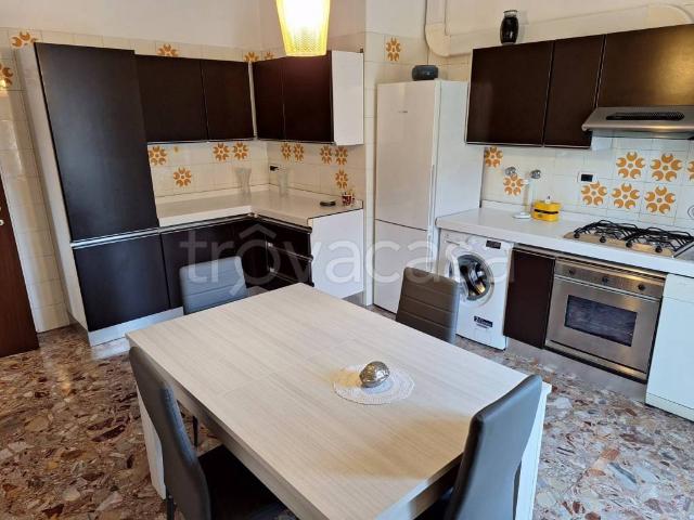 Appartamento in affitto a Bologna via Pasubio, arredato, ascensore, riscaldamento centralizzato TrovaCasa