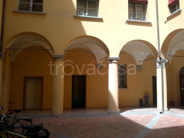 Appartamento in affitto a Bologna via Riva di Reno, arredato, immobile di prestigio, ascensore TrovaCasa