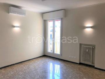 Appartamento in affitto a Bologna via San Petronio Vecchio, Santo Stefano