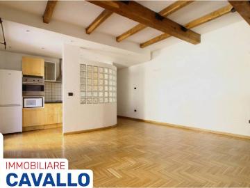 Appartamento in affitto a Bologna via Saragozza, 191, parzialmente arredato, travi a vista, libero subito TrovaCasa