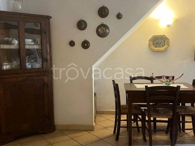 Appartamento in affitto a Bolsena via Porta Fiorentina, arredato, centrale, angolo cottura TrovaCasa