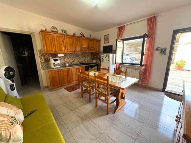 Appartamento in affitto a Borgia CZ