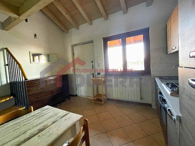 Appartamento in affitto a Bregnano CO