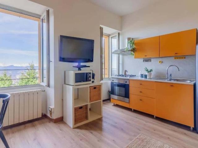 Appartamento in affitto a Brunate CO